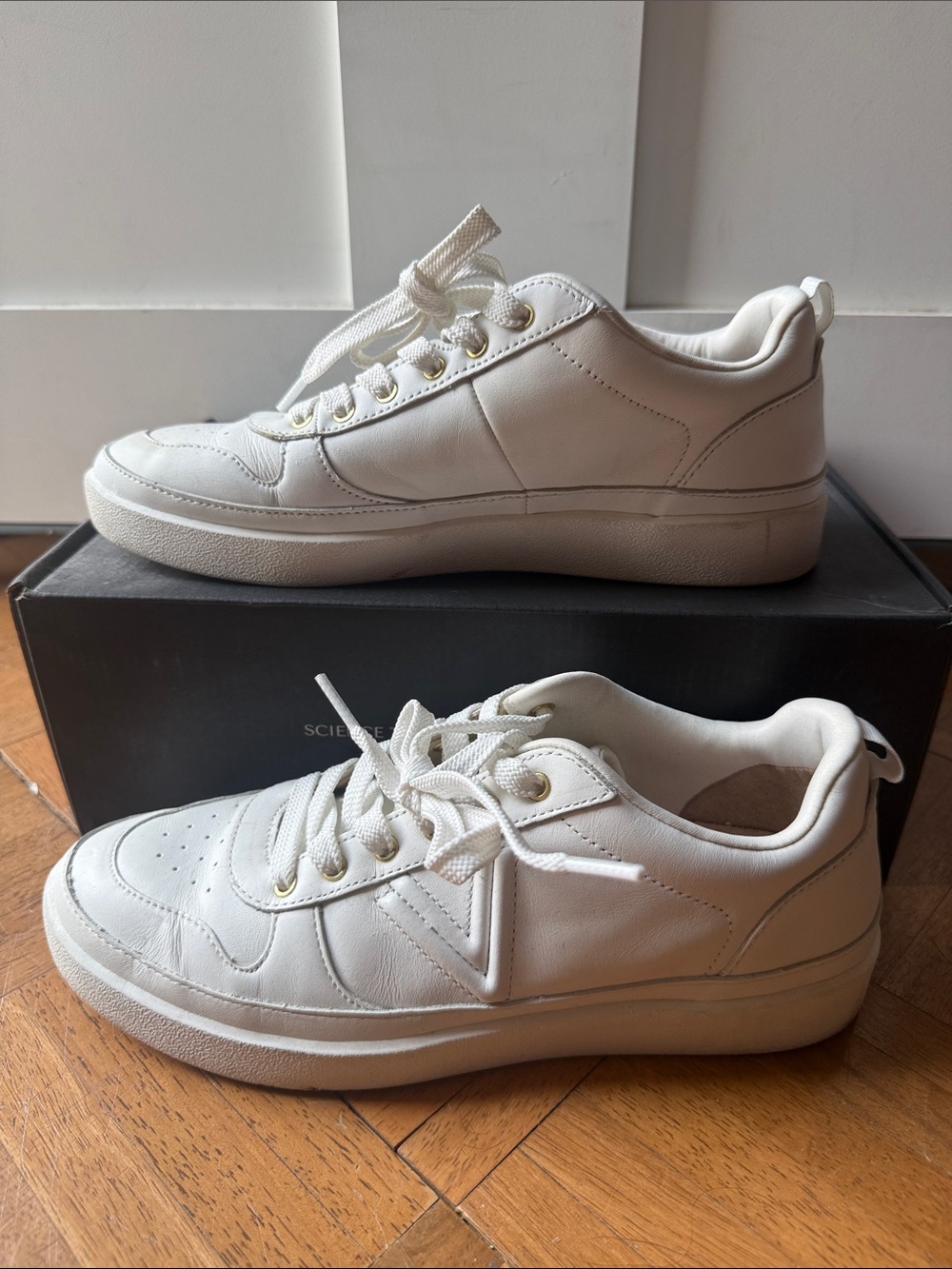 Vionic White Low-Top Lace Sneakers